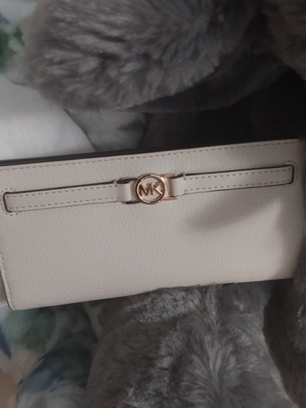 NWOT Michael Kors Ivory Leather Continental Wallet with Gold MK Emblem